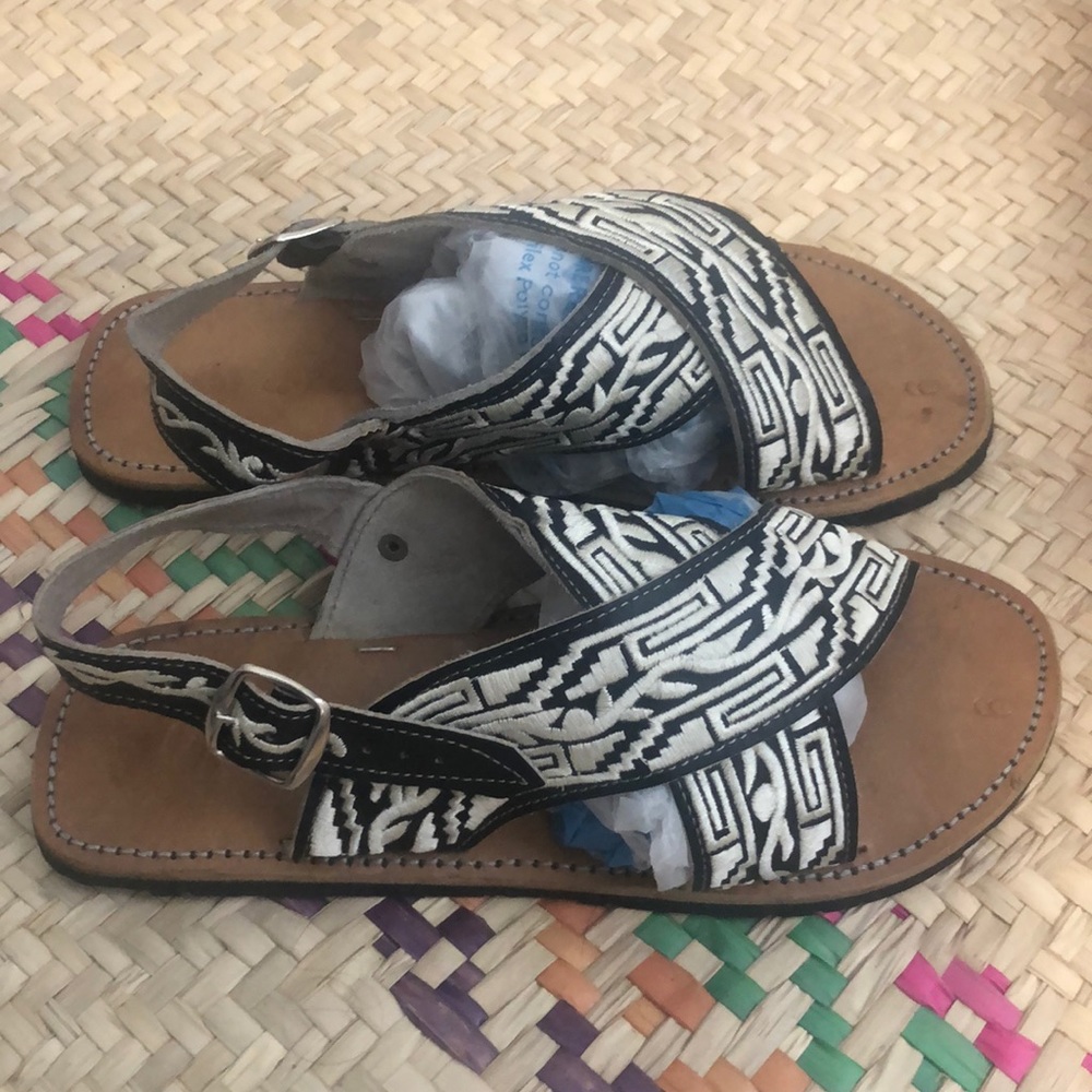 Piteado Sandals - Picture 4 of 4